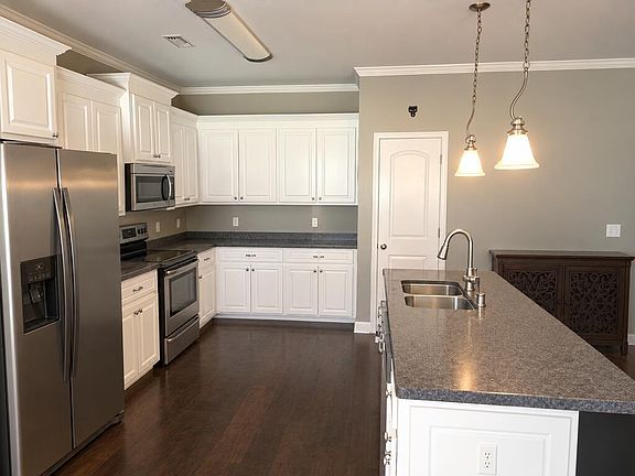 3rd image of 108 Orchard Park
