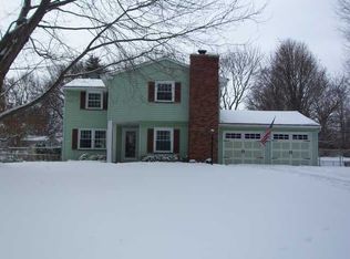 77 Parkridge Dr, Pittsford, NY 14534