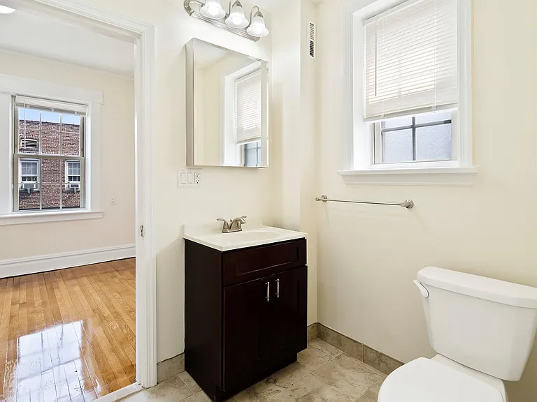 128 Broad Street Apartments — Photo 15