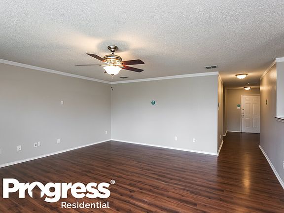 5th image of 1705 Hickory Creek Ln