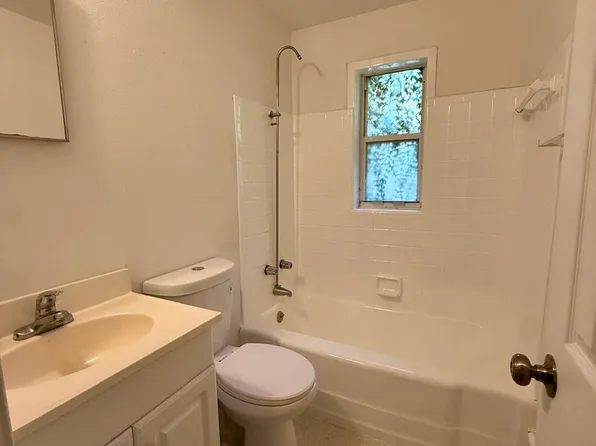 1208 River Bank Ct, Jacksonville, FL 32207