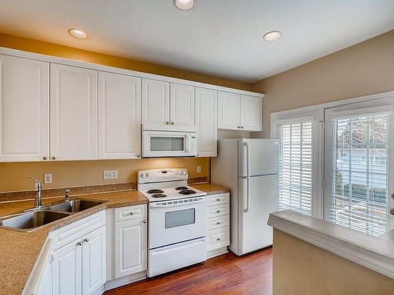 5th image of 2447 Millbank Ct