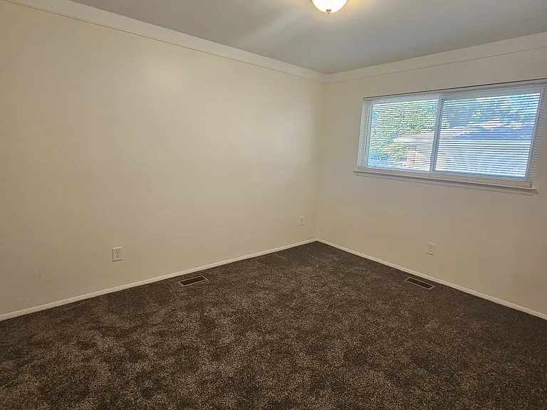 2161 Bacon Ave — Photo 10