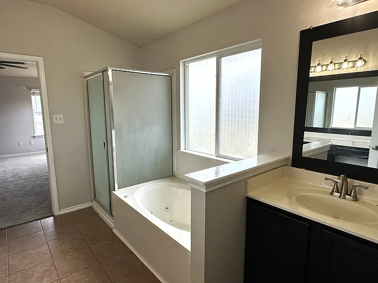2303 Scott Dr — Photo 17