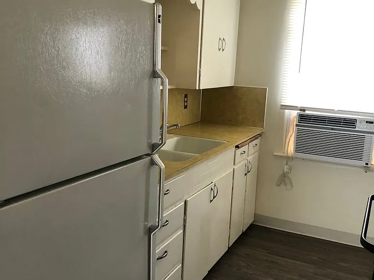712 S Canyon St — Photo 8