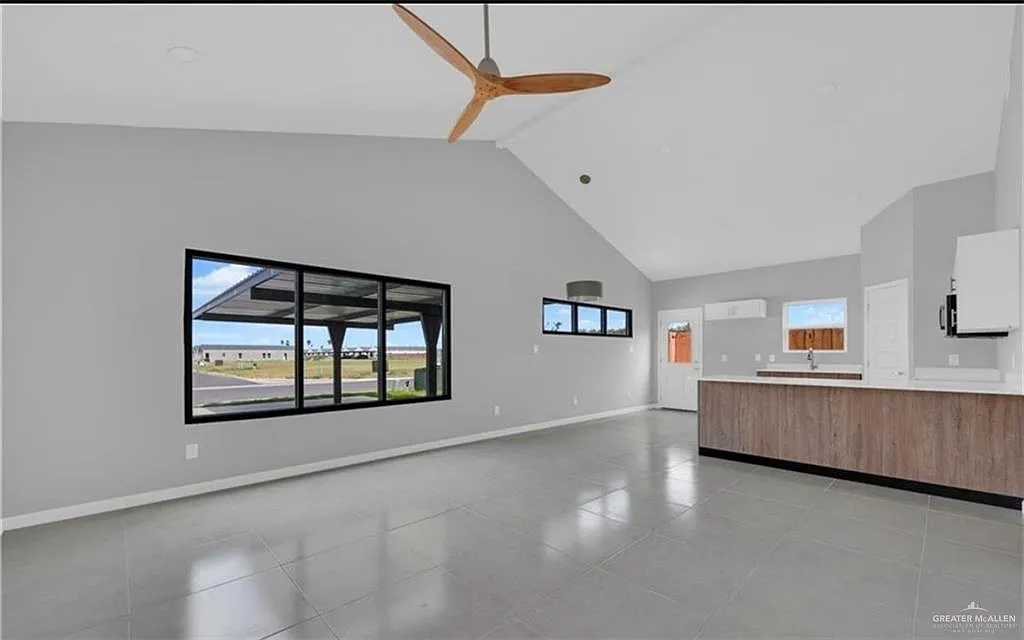 Building Photo - 412 Sparrow Rd #1