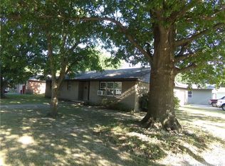 700 SE 11th St, Pryor, OK 74361