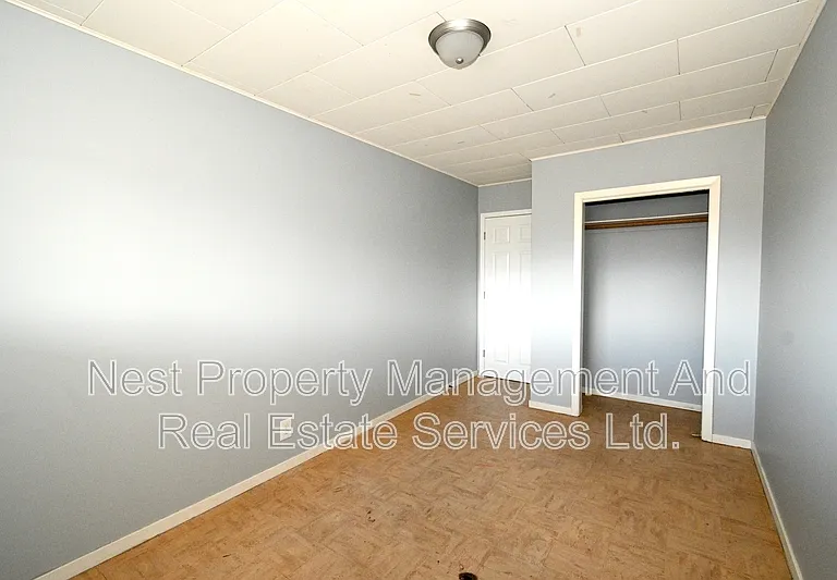 596 Central St E #1 — Photo 12