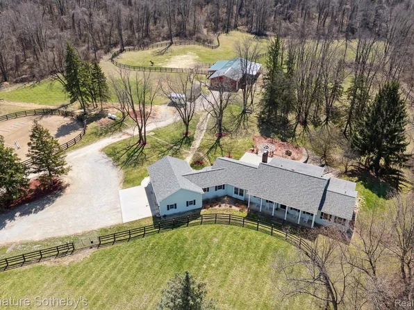 4715 Fox Lake Rd, Goodrich, MI 48438