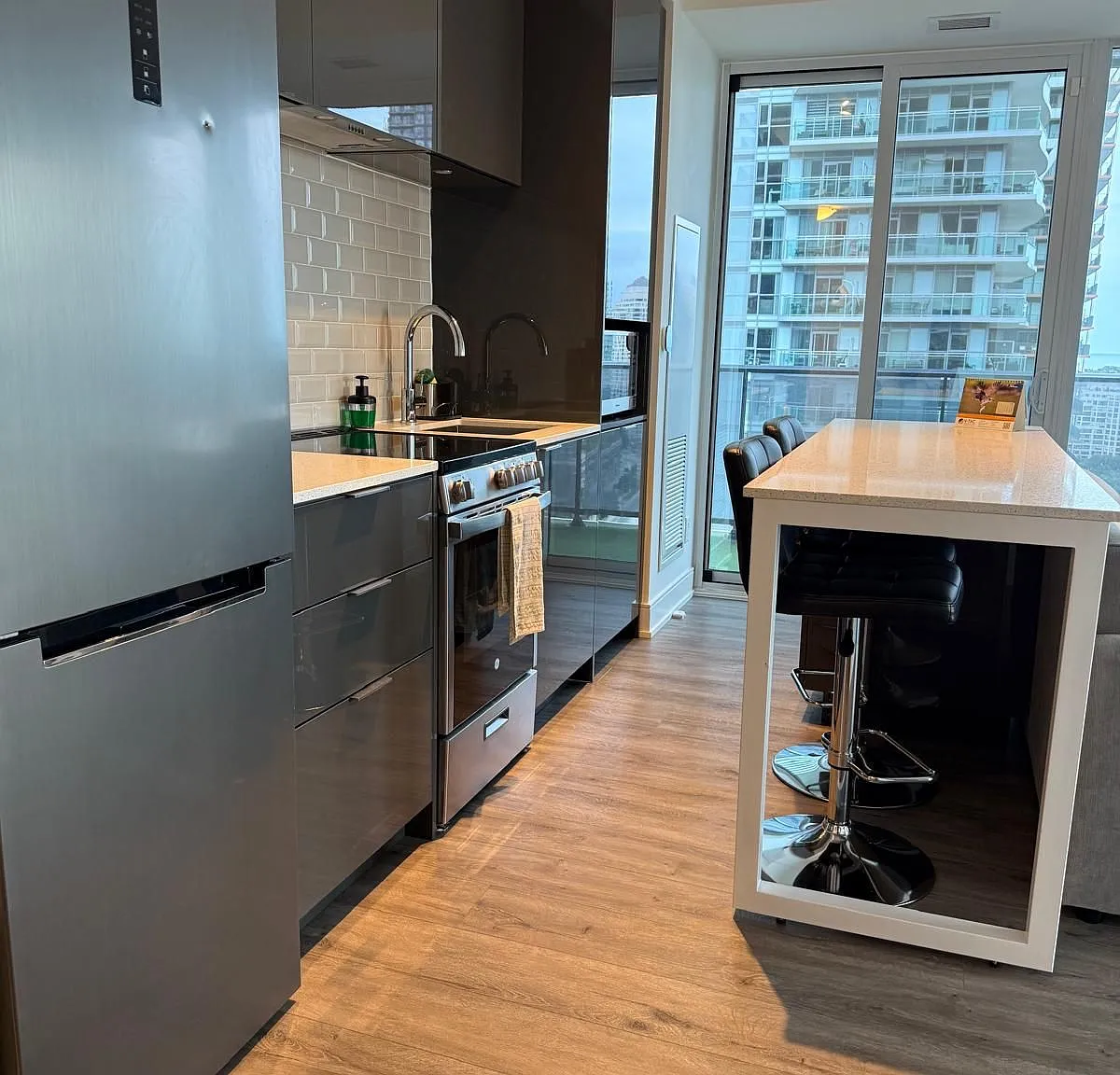 2 bed, $3,000 — Photo 3