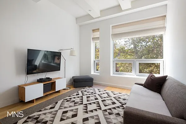 Rented by MNS | media 5