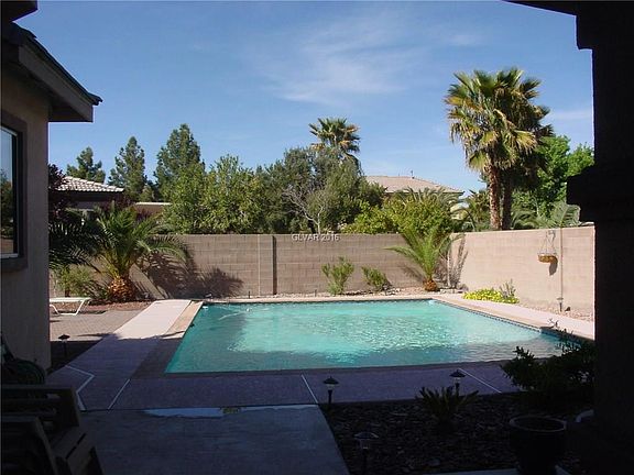 4th image of 8102 Villa Del Viento Dr #0