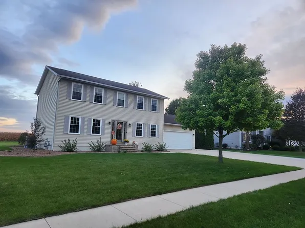 717 Linden Ave, Gibsonburg, OH 43431