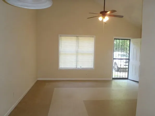 643 McWhirter Ave #A, Memphis, TN 38127