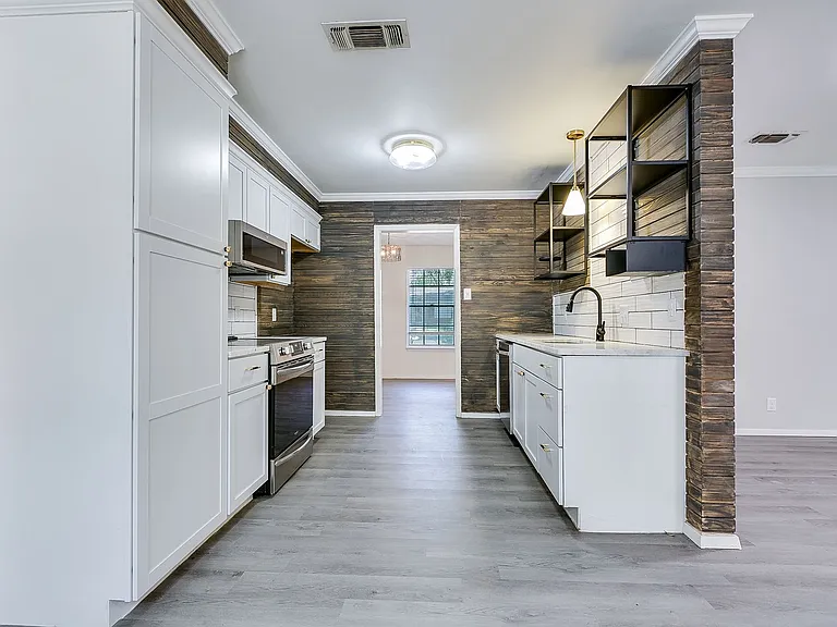 2708 Canyon Creek Dr — Photo 13