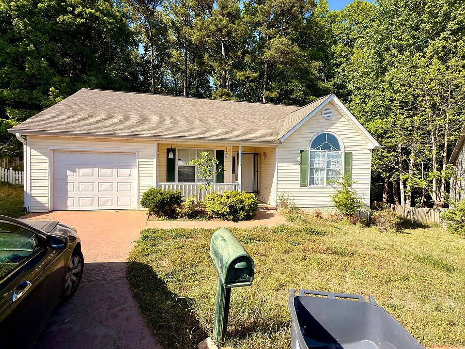 1st image of 235 Oak Cir N