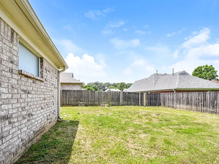 9760 Riggin Dr — Photo 16