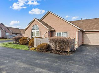 1942 Farmbrook Cir S #7, Grove City, OH 43123