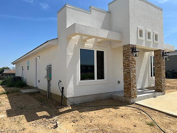 3rd image of 5120 Plasencia Ln