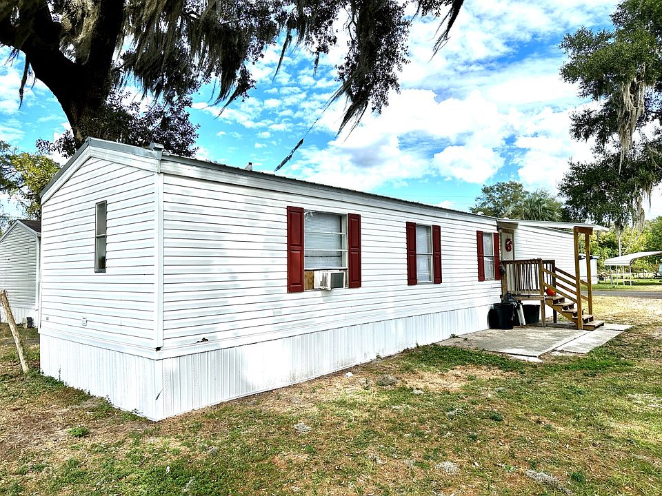 1st image of 204 NE Craig Ave