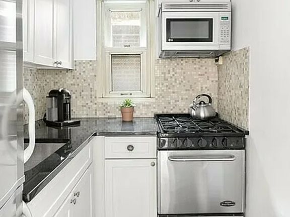 4th image of 3 Sheridan Sq #4
