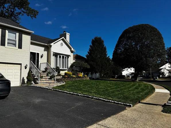 56 Sami Dr, Howell, NJ 07731