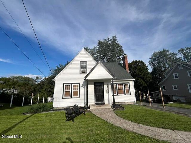 3rd image of 40 McCulloch Avenue