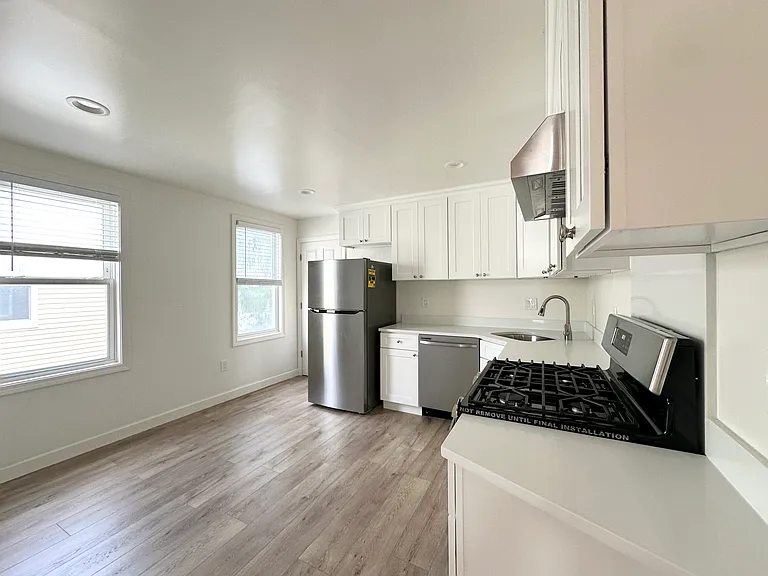72 Easton St #2 — Photo 1