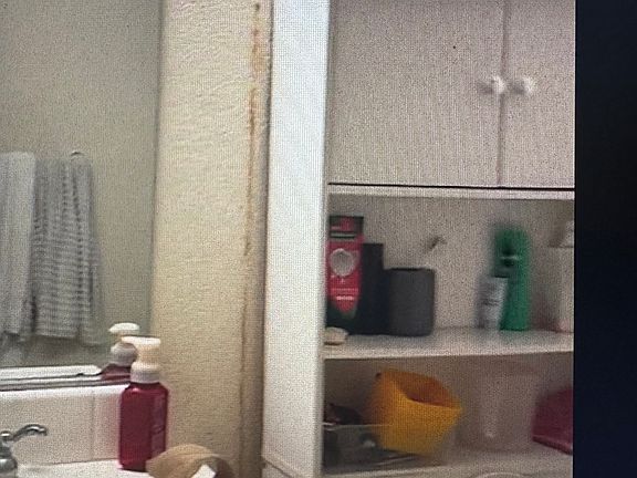 5th image of 2383 Flickinger Ave