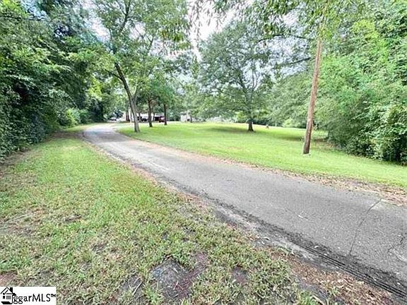 3rd image of 11 Burkett St
