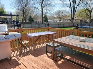 304 SE Gingerbread Ln, Blue Springs, MO 64014