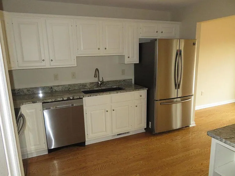 5215 Winthrop Ave — Photo 9
