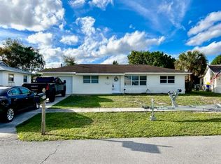 3373 Grove Rd, Palm Beach Gardens, FL 33410