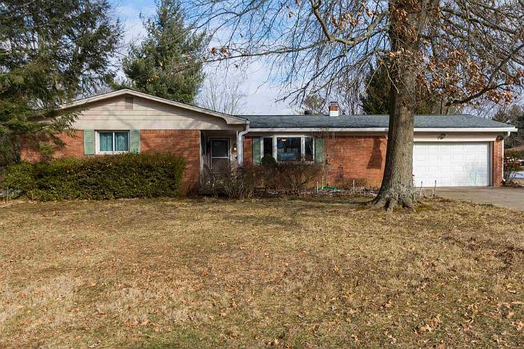 1st image of 413 E Woodridge Dr