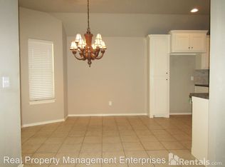 800 Brian Ct, Moore, OK 73160