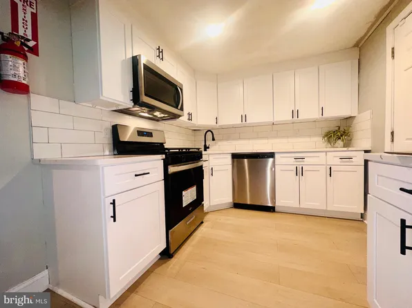 2409 Arnold St, Camden, NJ 08104