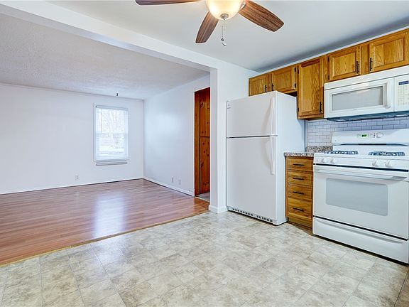 5th image of 44 Ford Ave