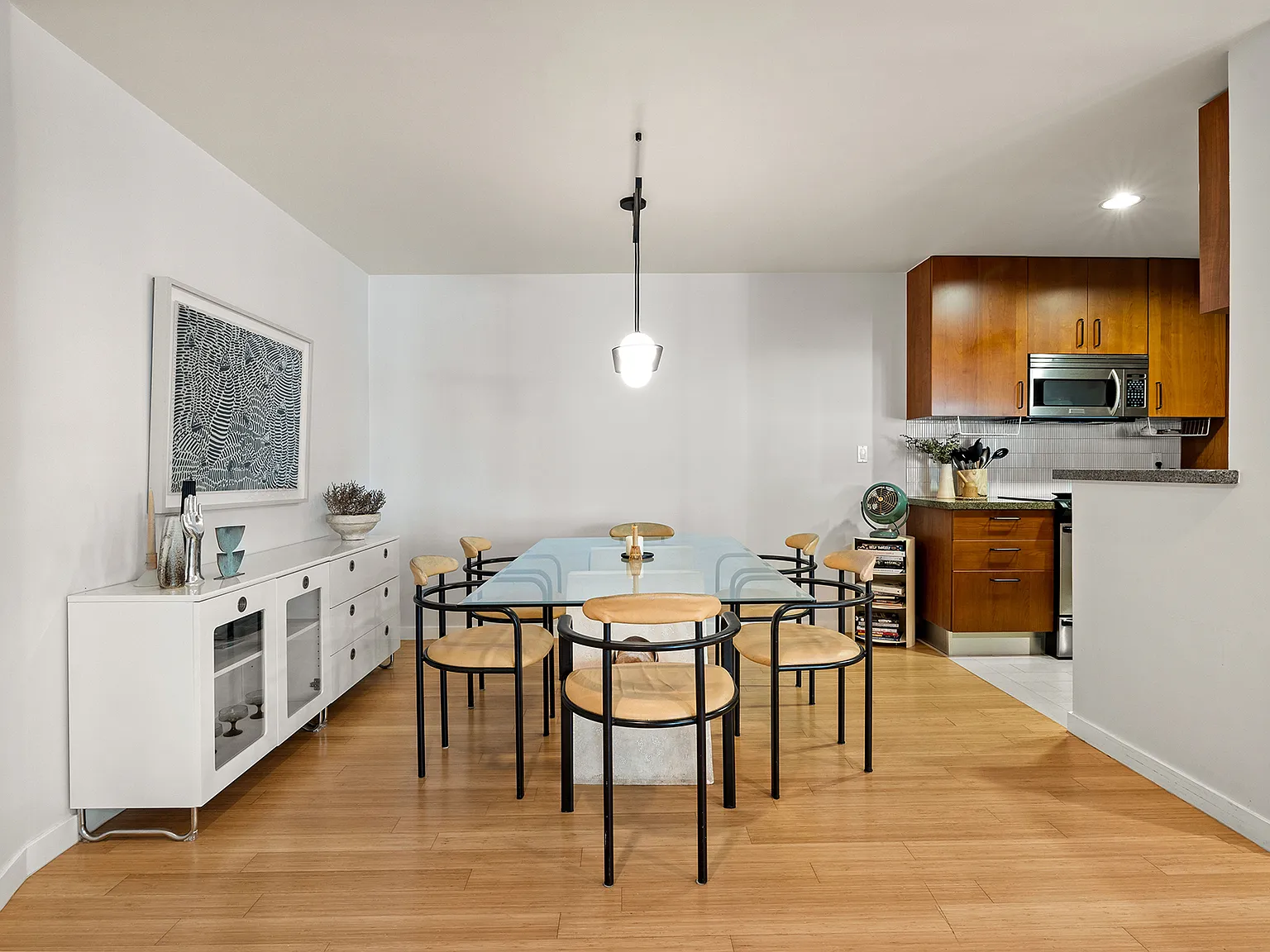 2 bed, 1230 sqft, $3,800 — Photo 3