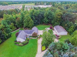 11453 Fox Hollow Dr, West Olive, MI 49460