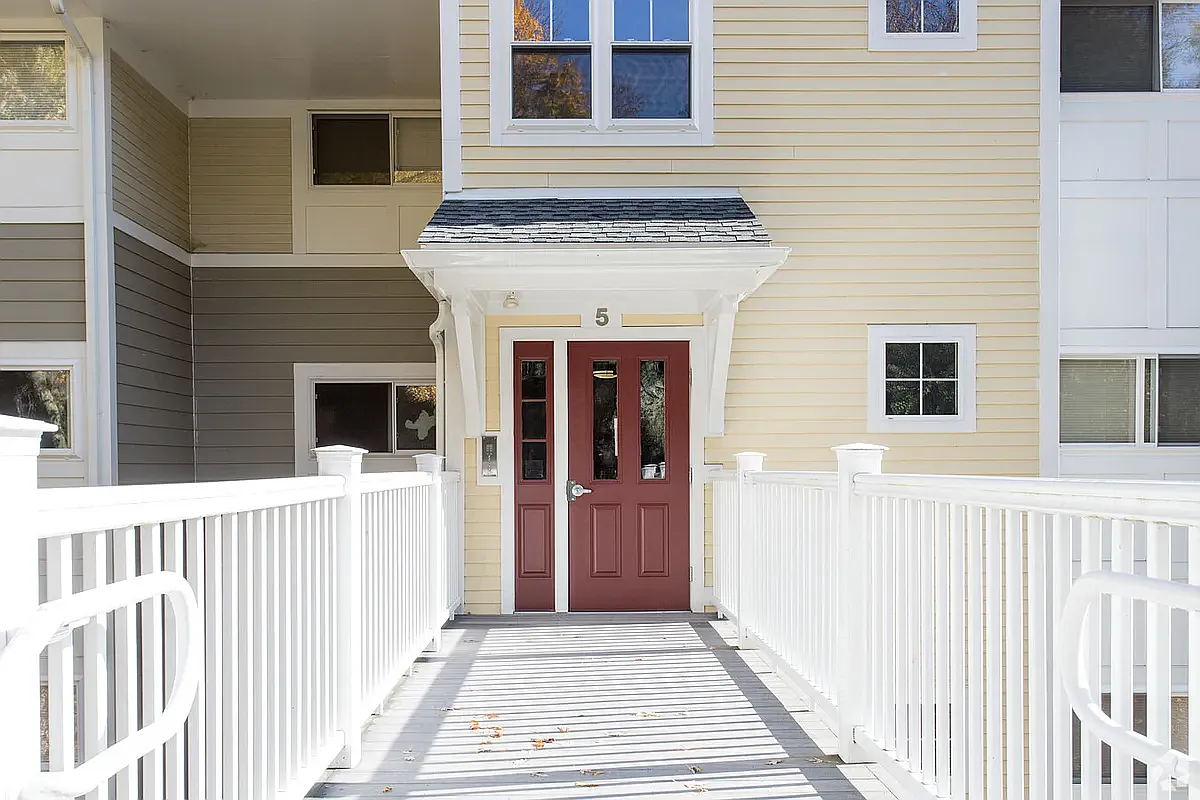 Beacon Village Apartments — Photo 4
