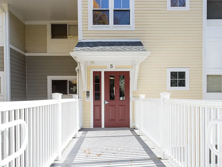 Beacon Village Apartments — Photo 4