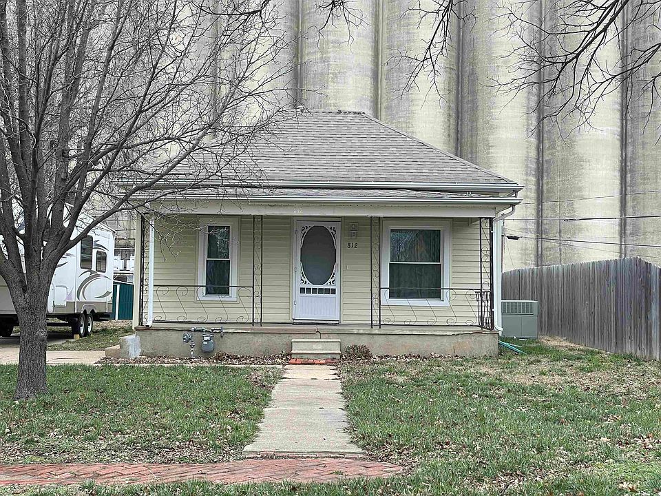 1st image of 812 S Jefferson Ave