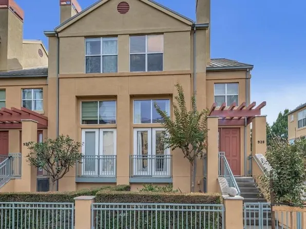 928 Camille Ln, Mountain View, CA 94040