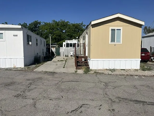 Building Photo - 763 W Avenue L #24