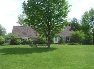 27 Ridgemont Dr, Adrian, MI 49221