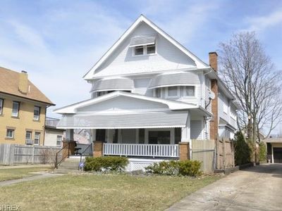 3283 West Blvd, Cleveland, OH, 44111