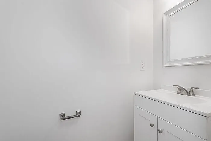 2529 Guilford Ave #A — Photo 17