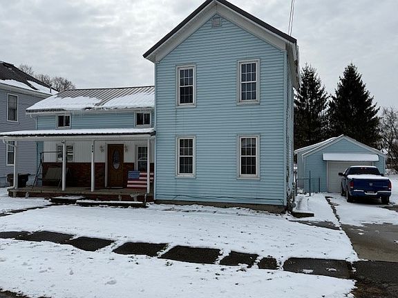 2nd image of 119 Pearl St