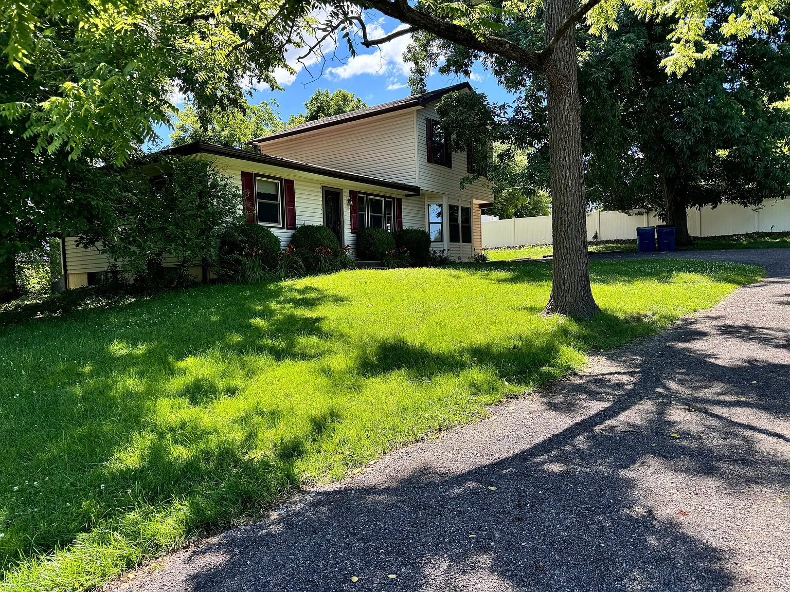 12 Schremmer Pl — Photo 2