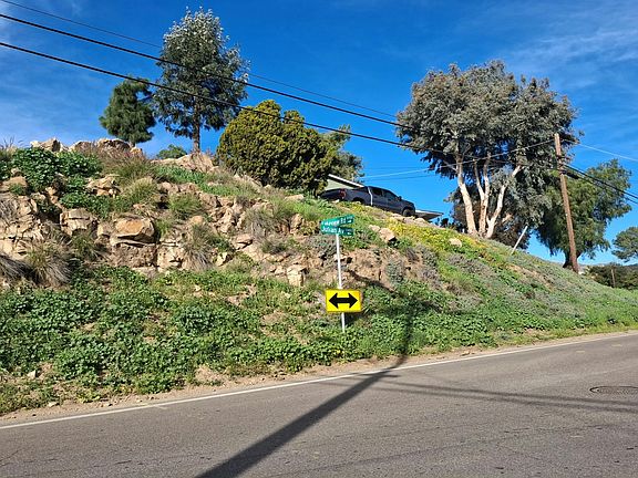 4th image of 13308 Julian Ave